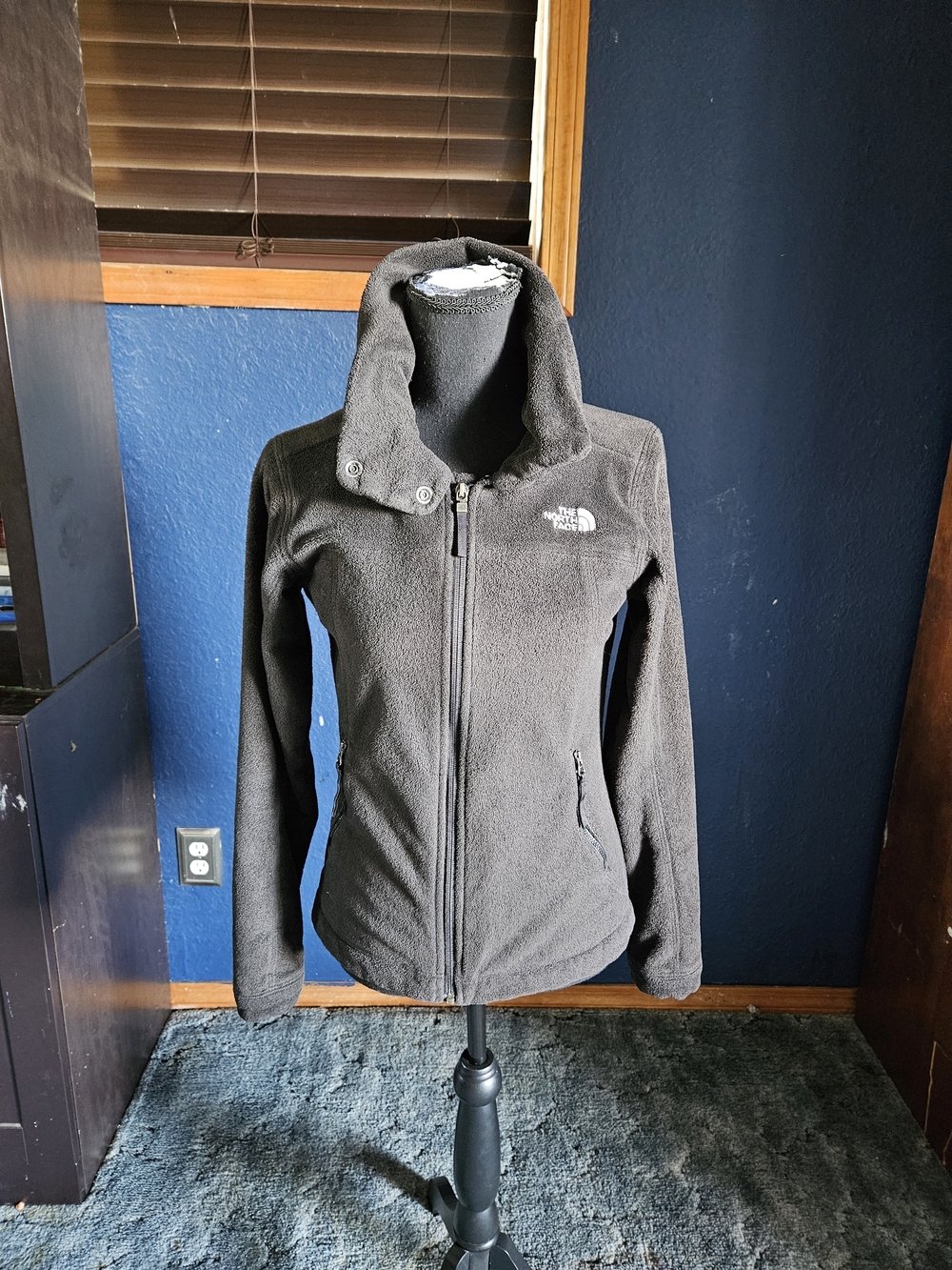 The North Face Black Women's Zip-Up Fleece Jacket size xs